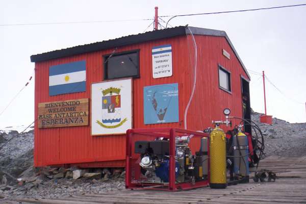 Llegamos al Polo Sur. En la Base Antártica Esperanza